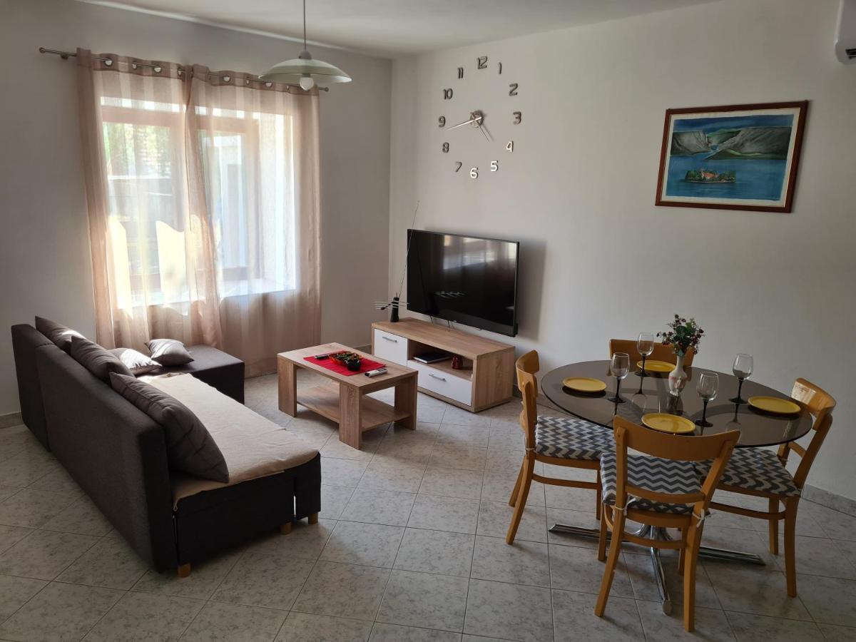 Holiday Home Nena Дрниш Екстер'єр фото