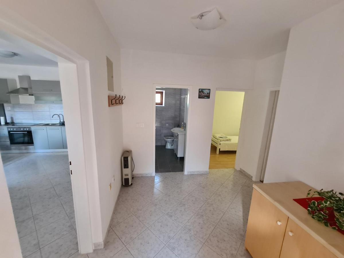 Holiday Home Nena Дрниш Екстер'єр фото