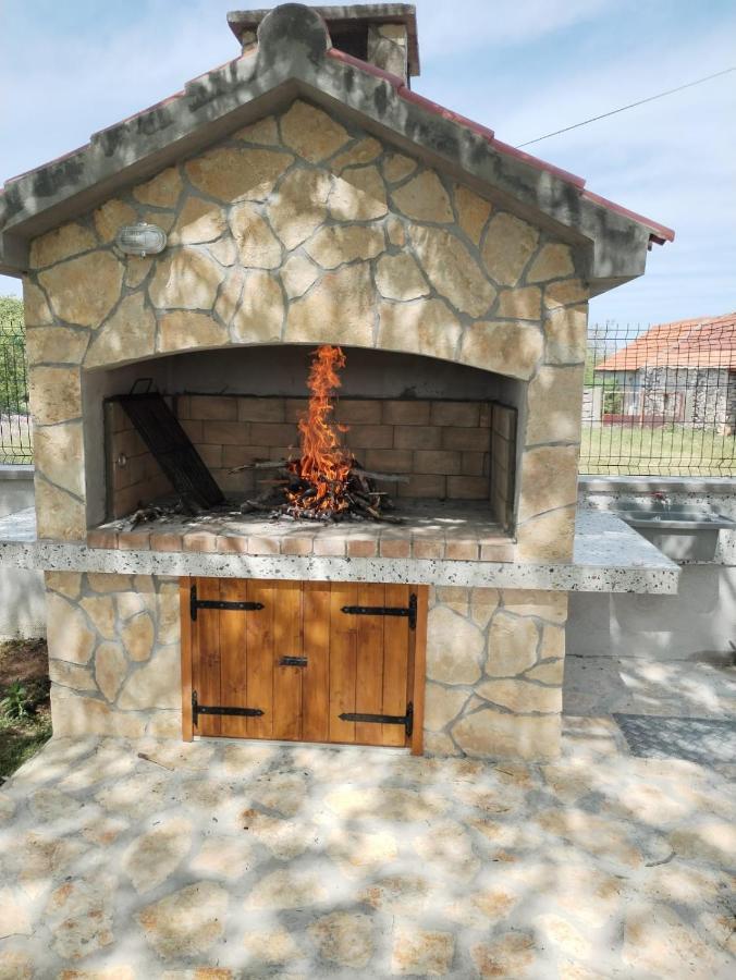 Holiday Home Nena Дрниш Екстер'єр фото